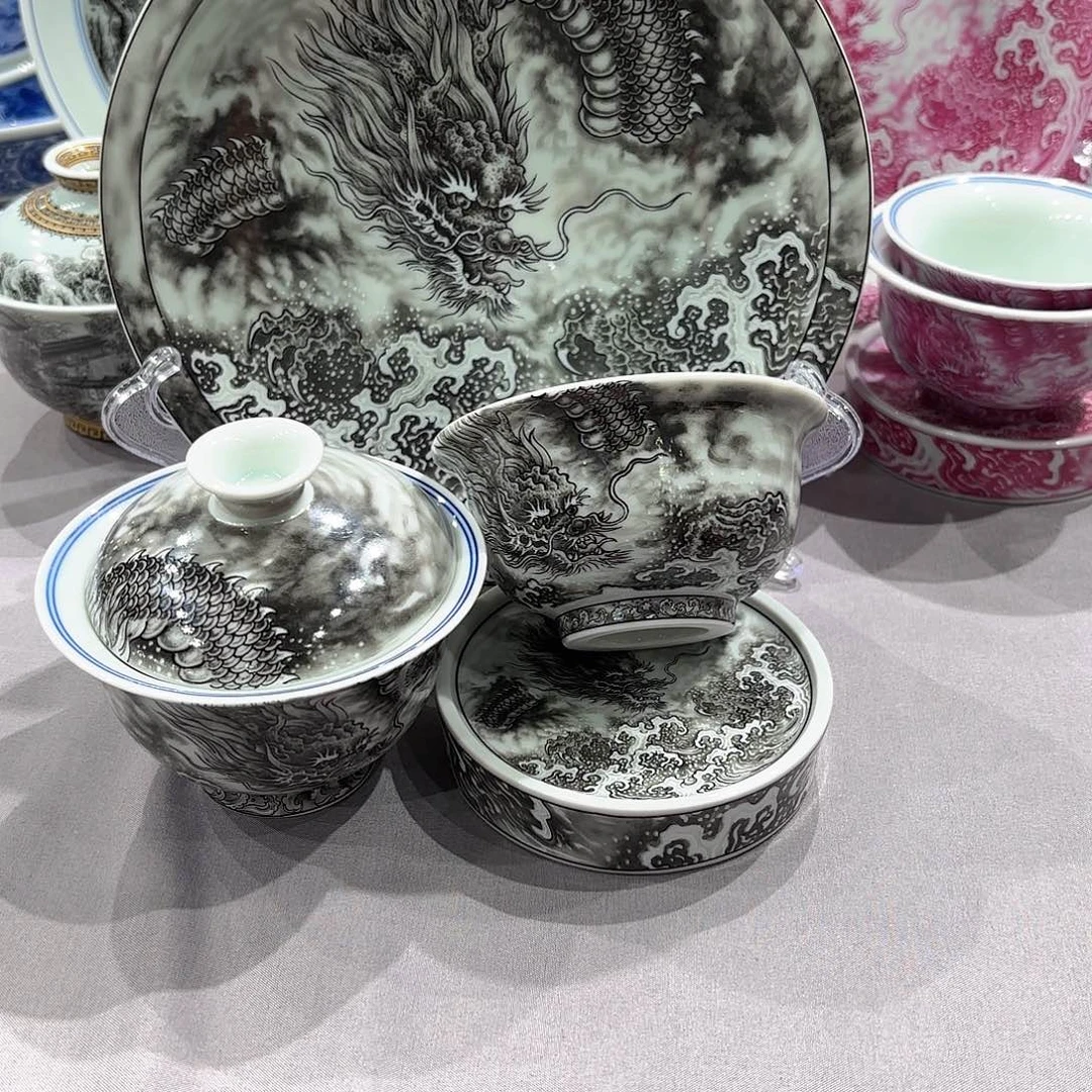 瓷片景德镇瓷器精品展示中心