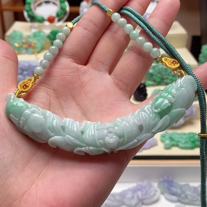 翡翠未镶嵌颈饰翡翠吊坠