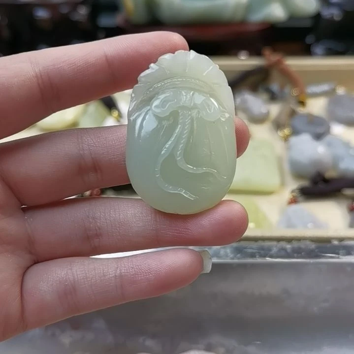 和田玉（黄玉）未镶嵌颈饰