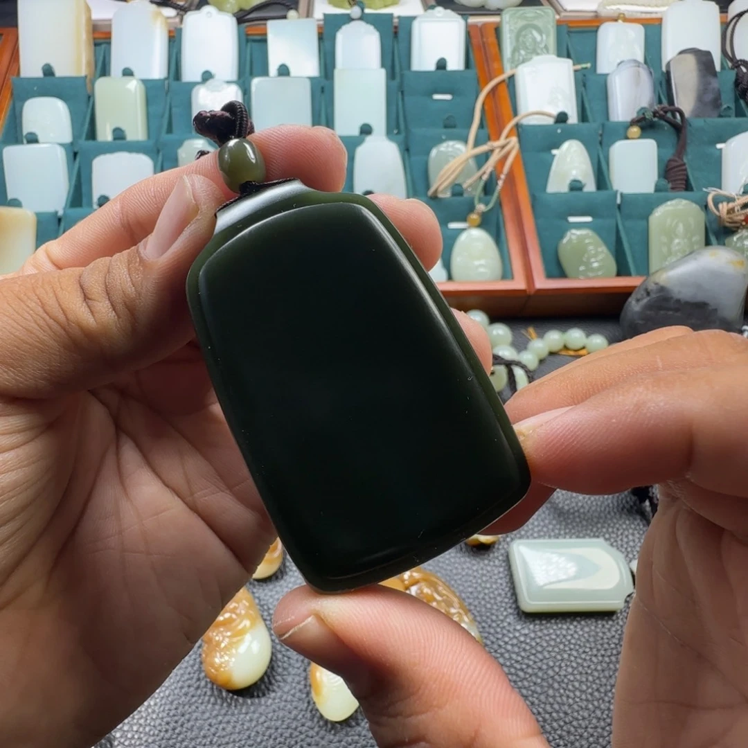 和田玉未镶嵌挂件