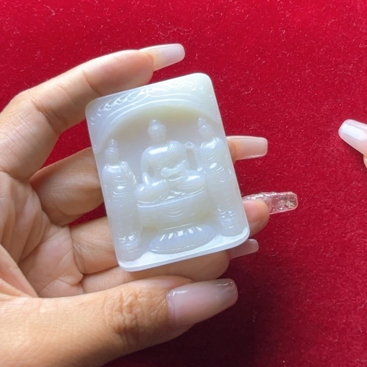 张***利和田玉未镶嵌挂件