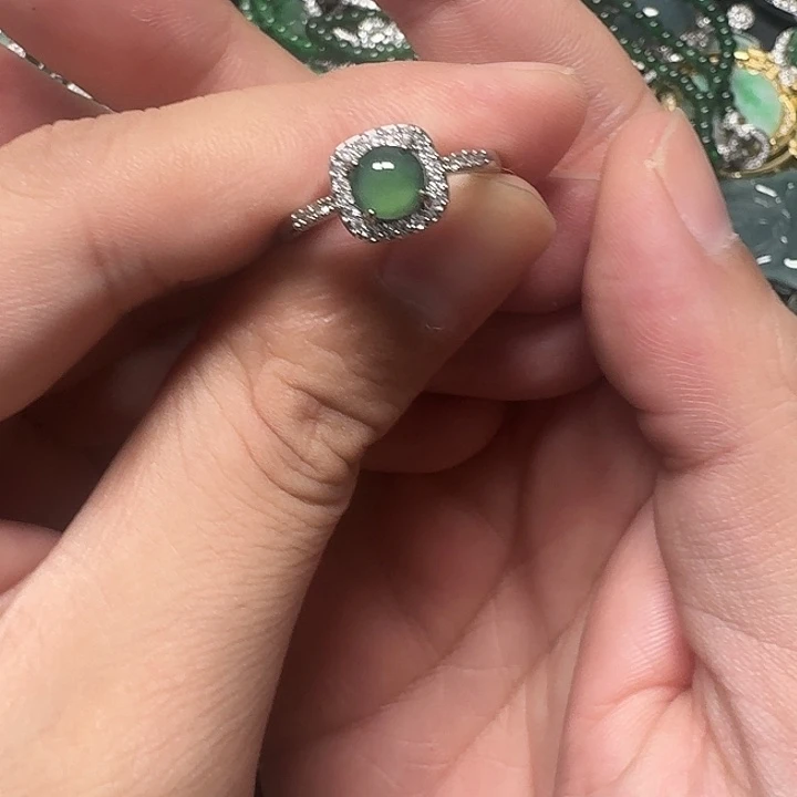 翡翠未镶嵌颈饰天然A货翡翠放漏