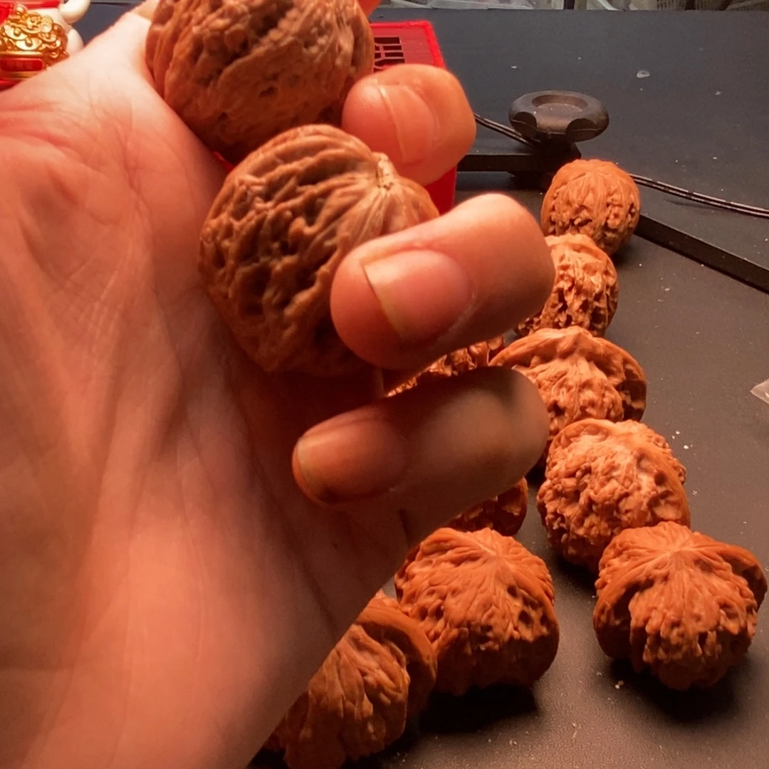 若***見文玩核桃吊坠铁锤