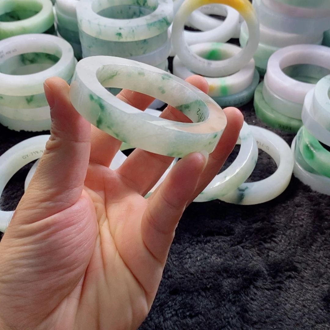 八***钱未镶嵌A货定制翡翠