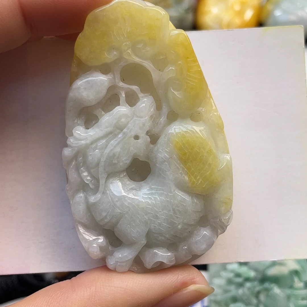 翡翠未镶嵌颈饰翡翠麒麟吊坠