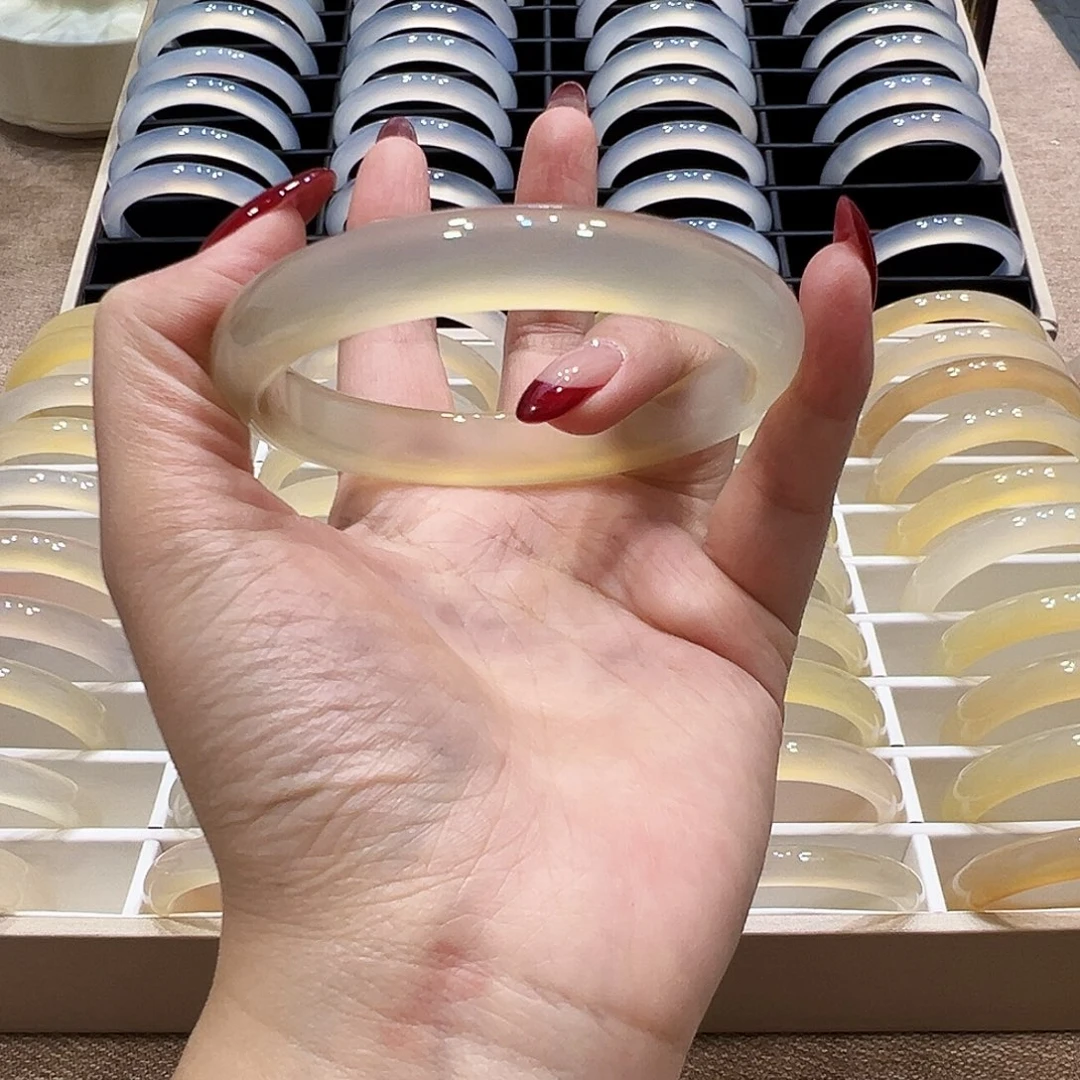 ****༉玛瑙/玉髓未镶嵌手镯
