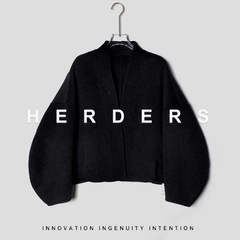 HERDERS 短款V领弯刀袖毛呢外套 250055