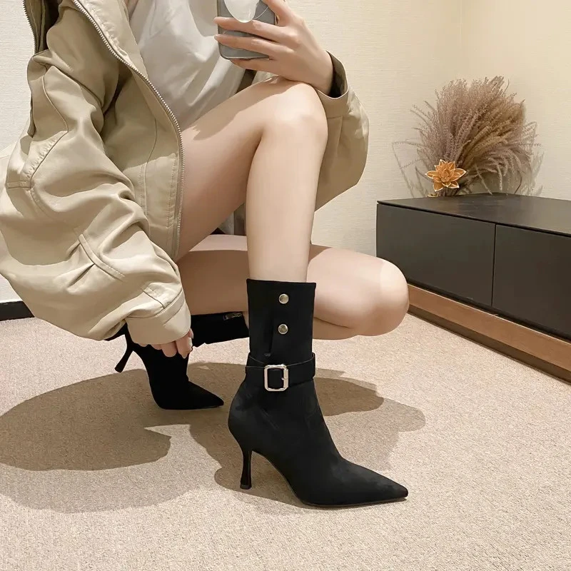 2025秋冬新款尖头时尚黑色时装靴中筒百搭短靴细高跟网红瘦瘦靴女