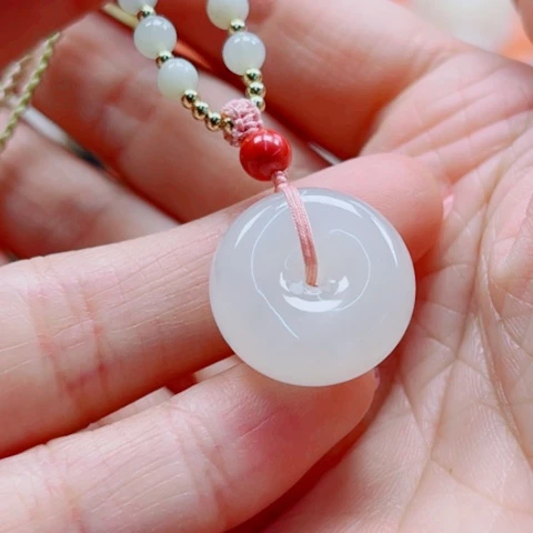 和田玉颈饰未镶嵌