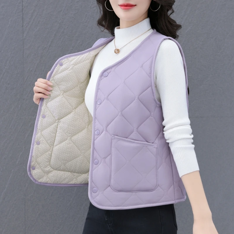 妈妈时尚短款马甲外套女2025年冬季新款保暖羊毛坎肩内搭轻暖马夹