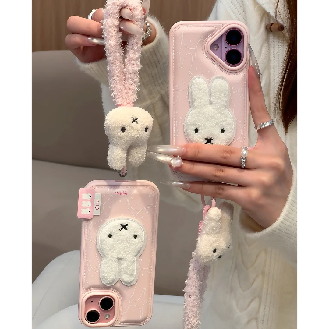 粉色少女线条毛绒小兔挂绳适用苹果17/16/15promax手机壳13套14软