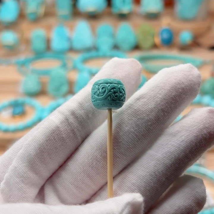 绿松石未镶嵌珠宝奇石