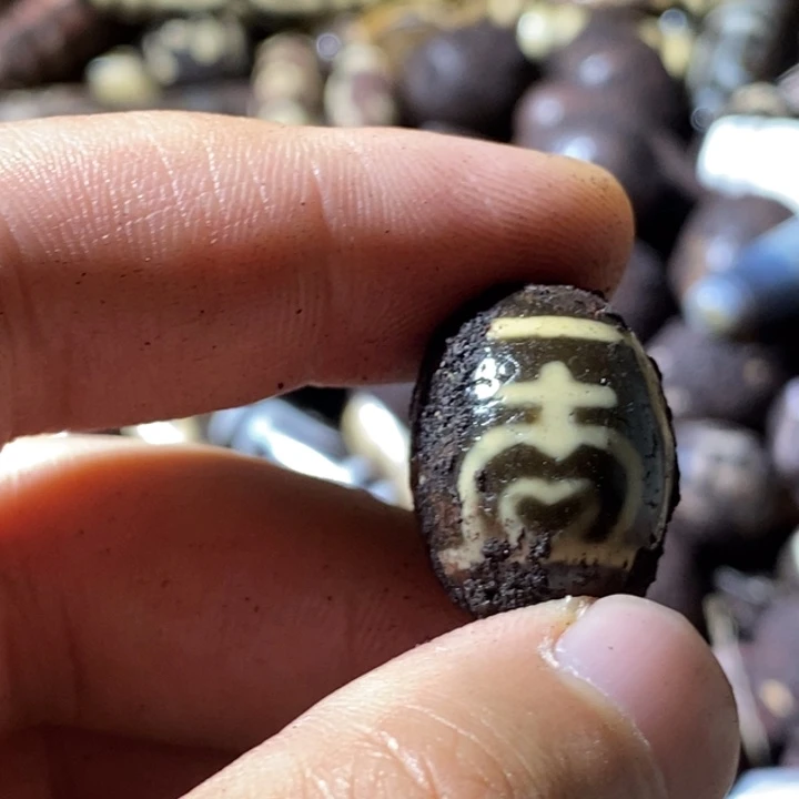 浮***华未镶嵌颈饰玛瑙/玉髓