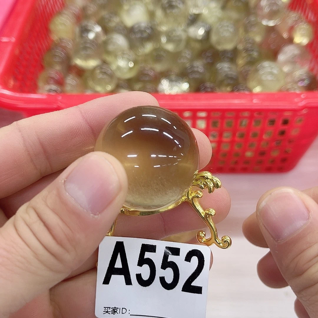 水晶天然水晶有棉有裂、完美主义者谨慎下单未镶嵌