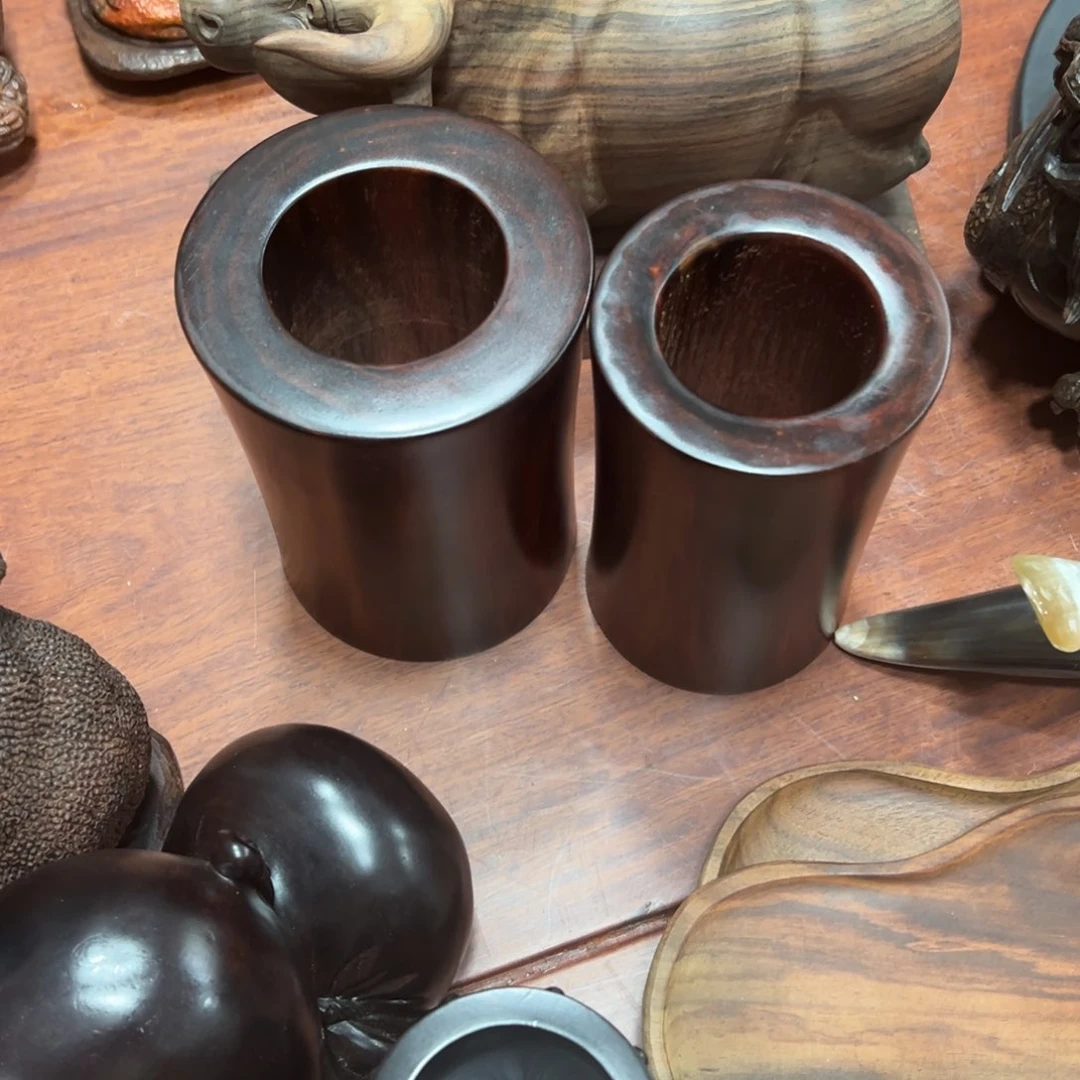 红酸枝木类大***子笔筒2个