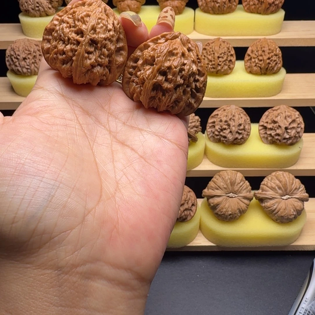 文玩核桃吊坠41尺三角白