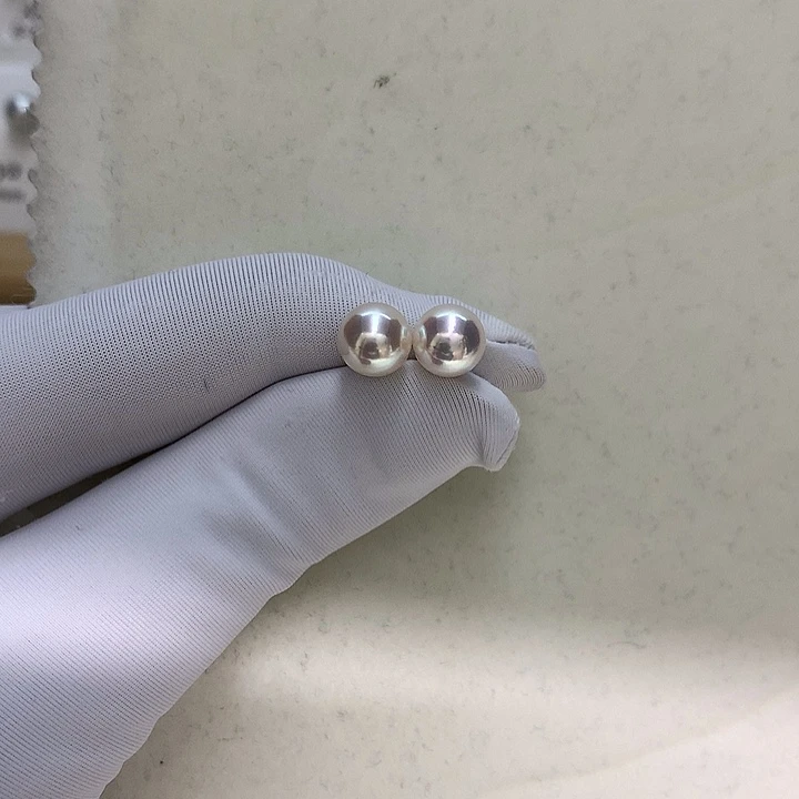 18K金镶嵌耳钉7.5-8海水珍珠