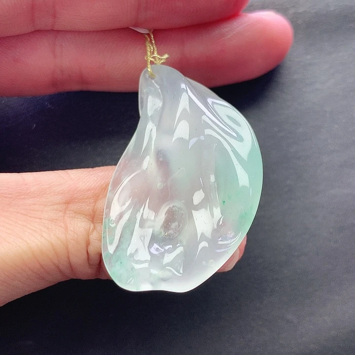 石英质玉未镶嵌颈饰