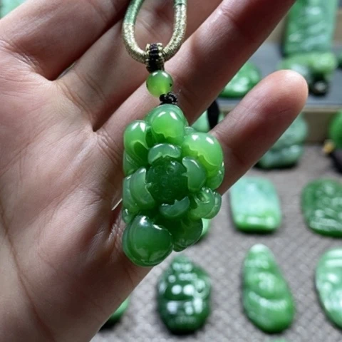 【闪购商品】颈饰未镶嵌和田玉