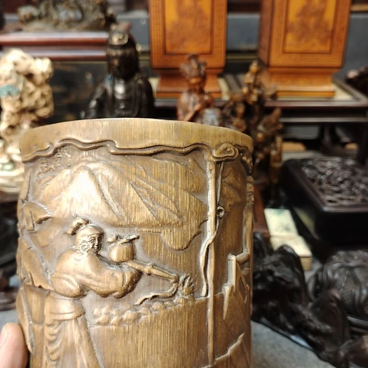 李***强竹老竹雕三国人物笔筒