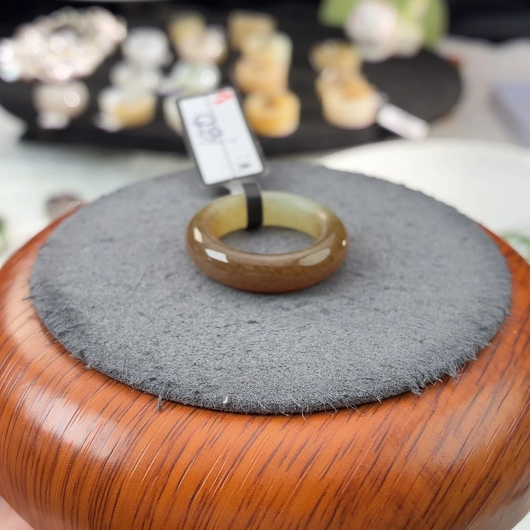 和田玉（糖玉）未镶嵌戒指b49半糖泥鳅背17.5