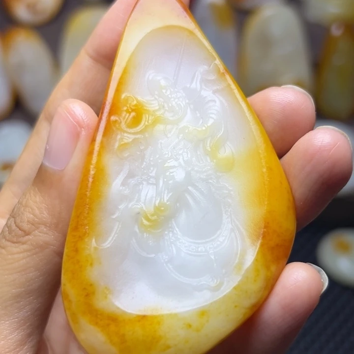 和田玉未镶嵌颈饰