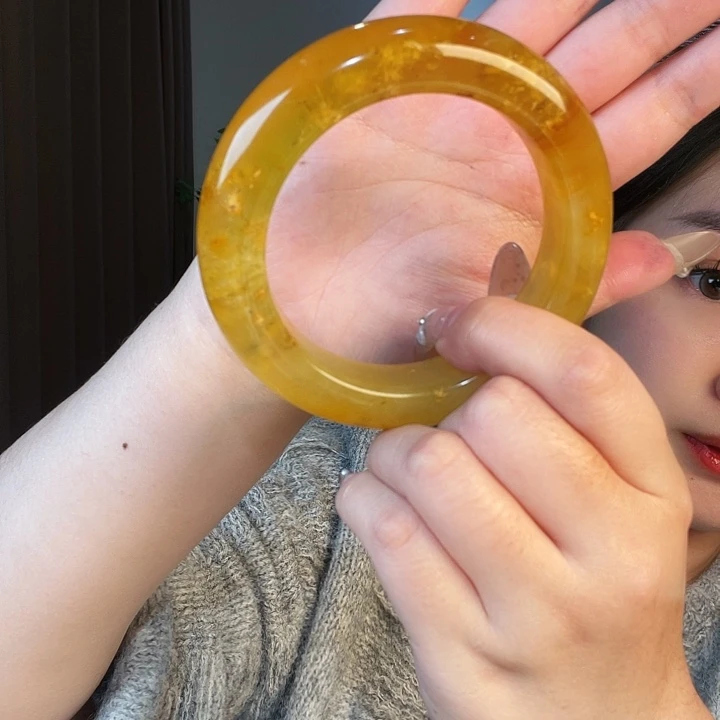 未镶嵌蛇纹石玉颈饰玲*