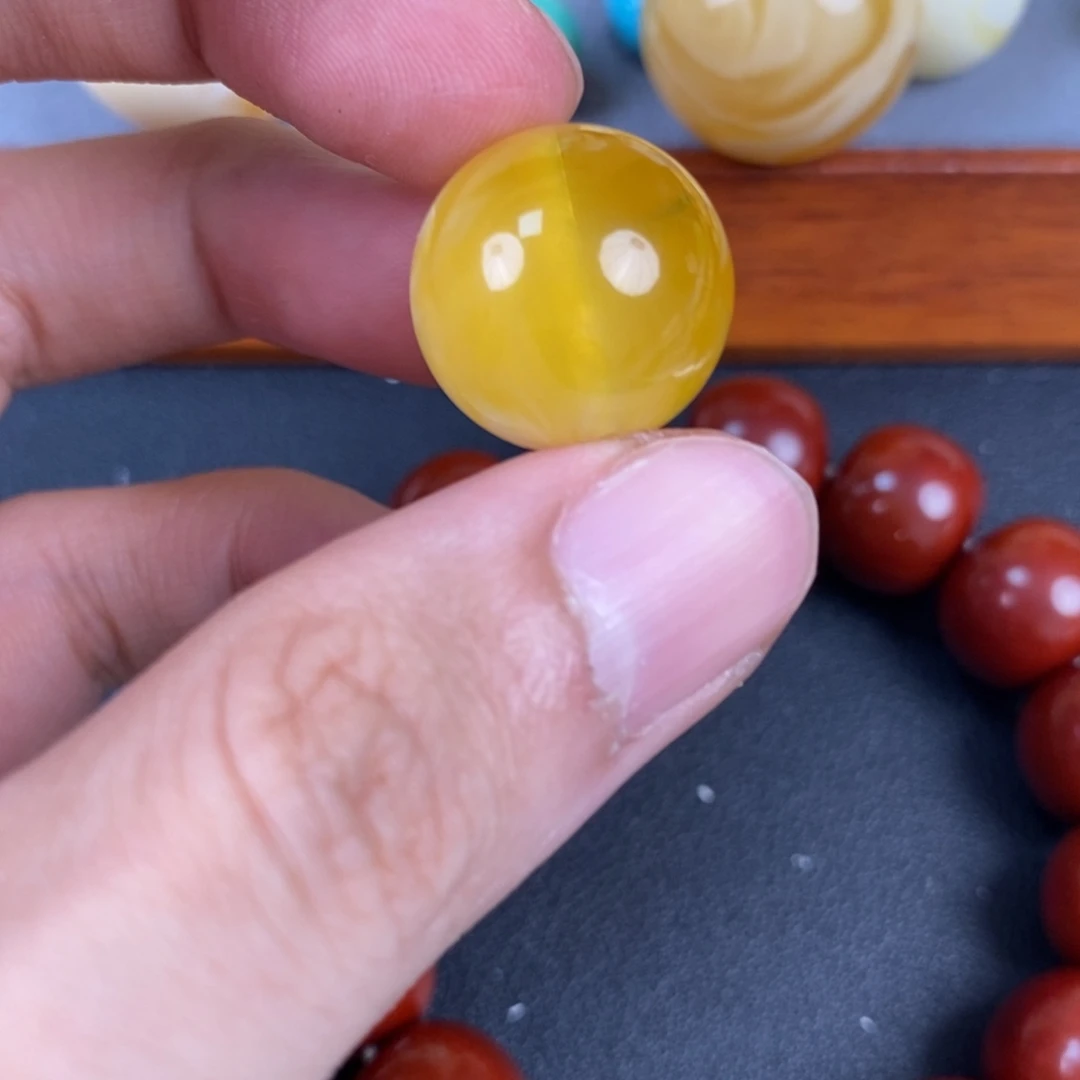 琥珀未镶嵌裸石天阶荧光拉丝68