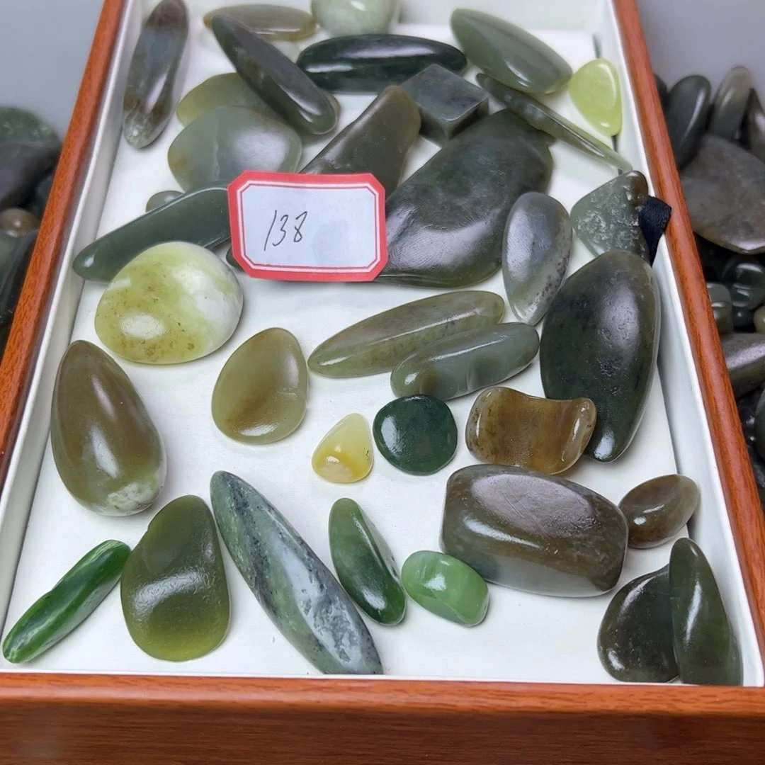 和田玉未镶嵌珠宝奇石