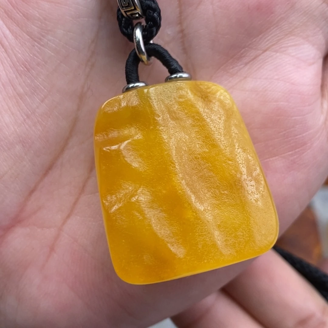 琥珀吊坠(赠链)未镶嵌