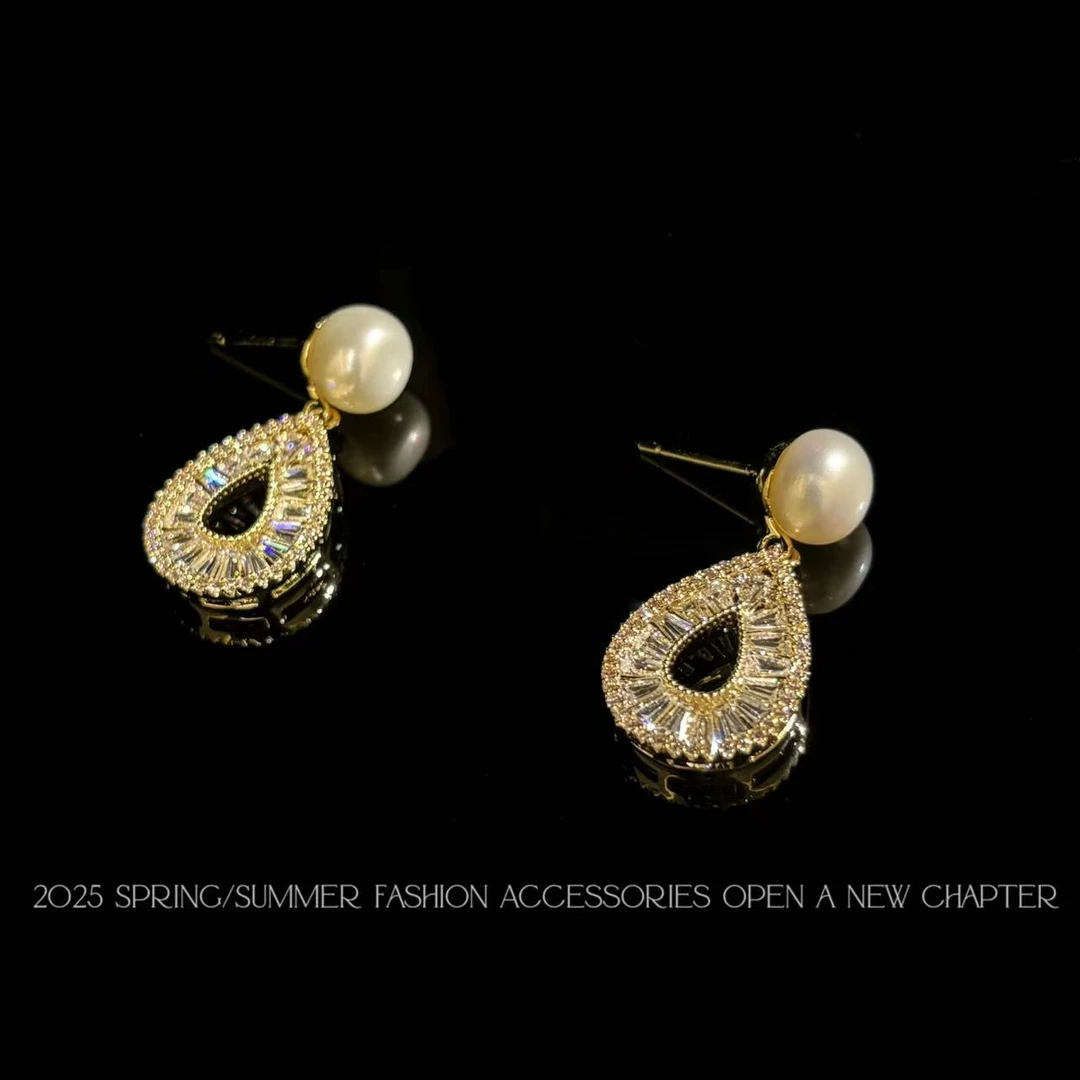 铜合金耳饰 镀K金 2025款C9483【月华珠韵】BOBAOLI 耳钉