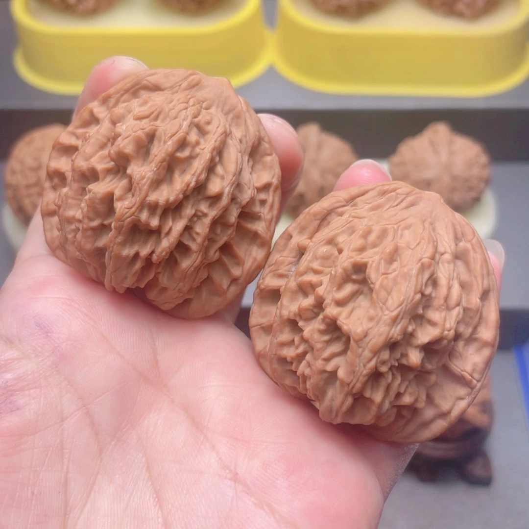 文玩核桃把件爆肉至尊虎45