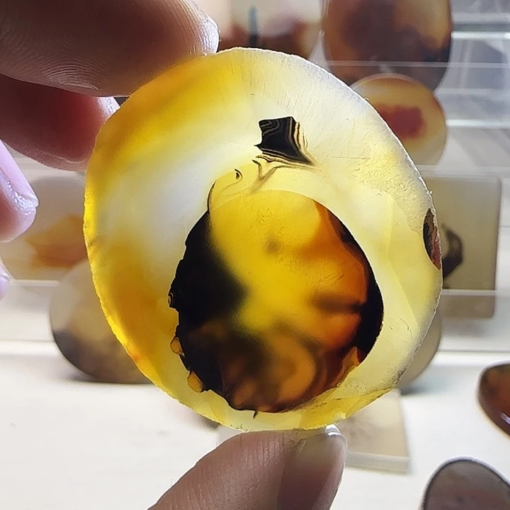 玛瑙/玉髓未镶嵌珠宝奇石