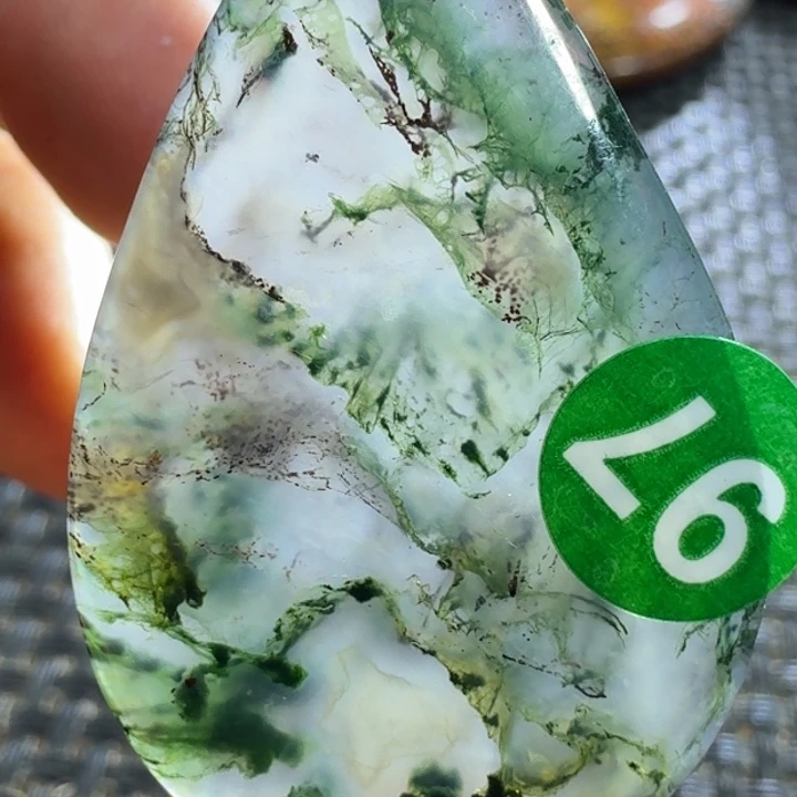 曾***艺玛瑙/玉髓未镶嵌颈饰