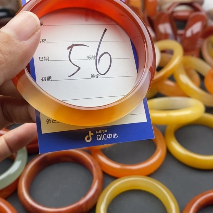 未镶嵌手镯石英质玉