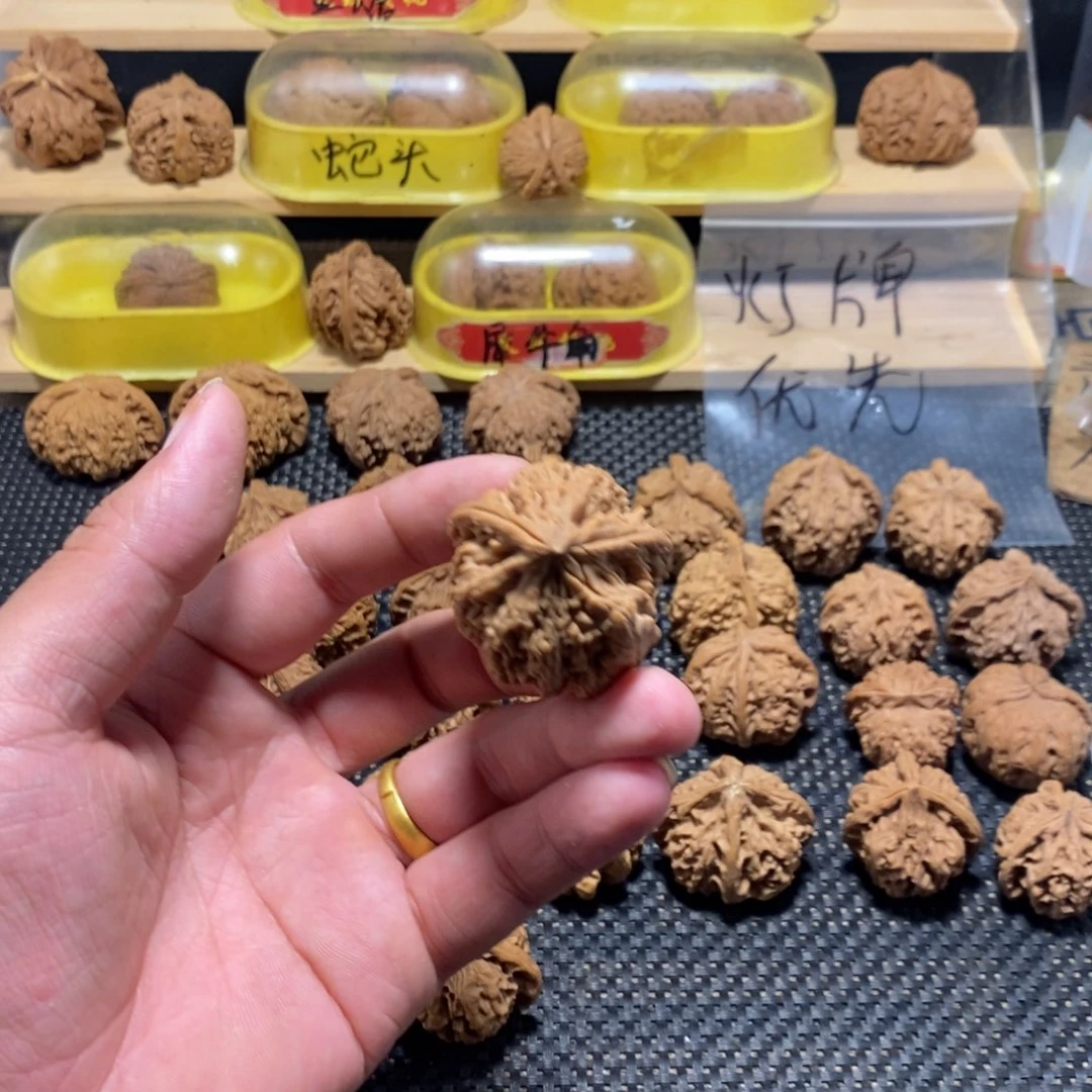 添***饭吊坠文玩核桃核桃异形