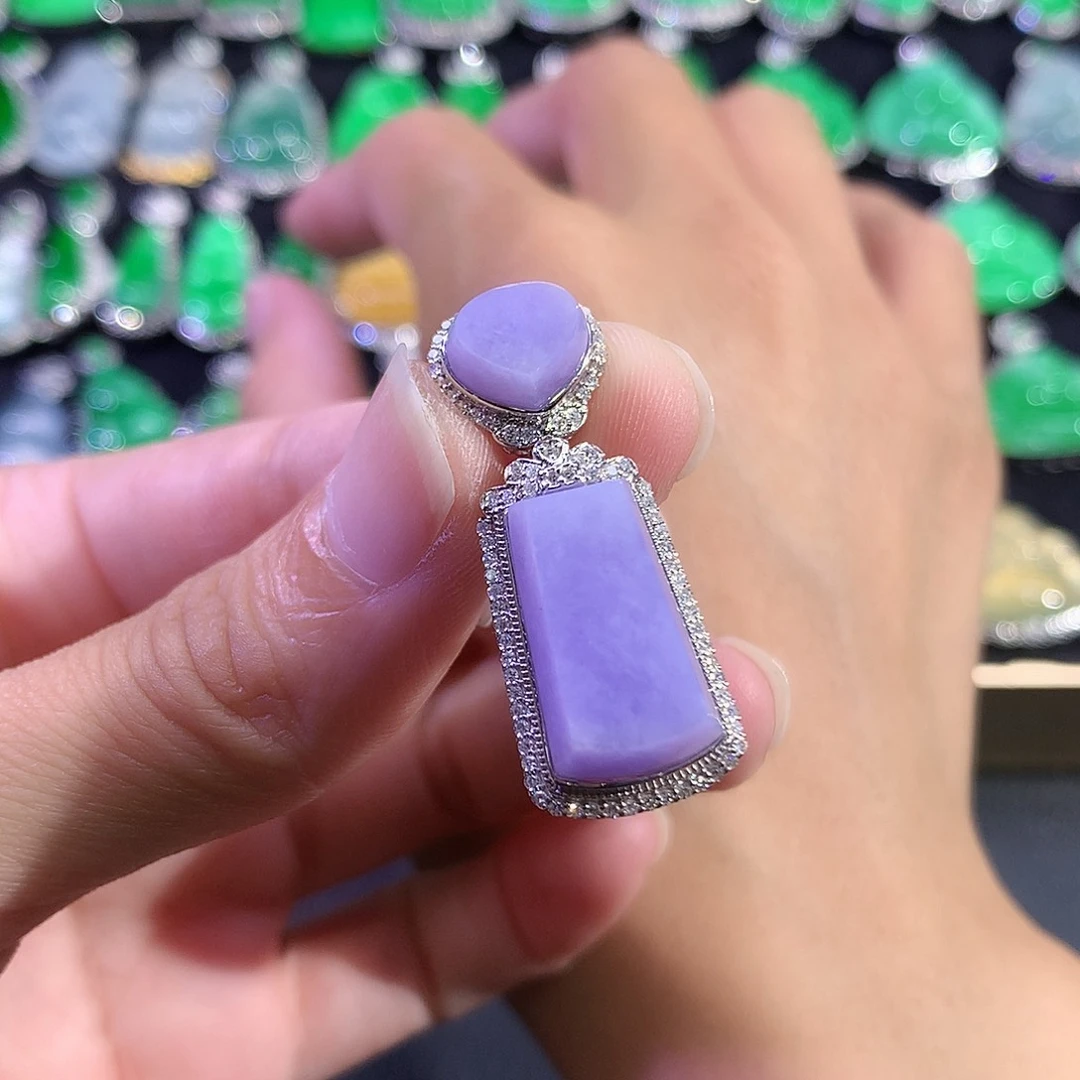 翡翠18K金镶嵌吊坠(赠链)