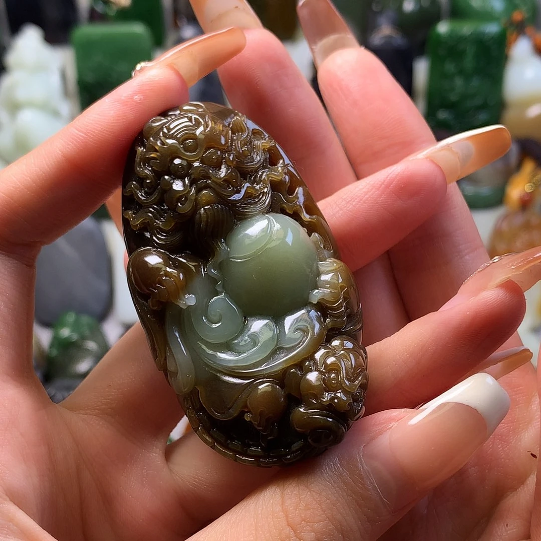 未镶嵌和田玉挂件悠**月
