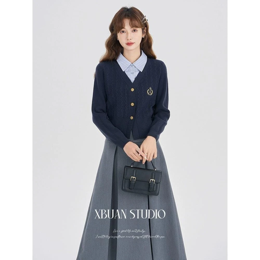 2025年秋季新款长袖学院风高级感毛衫针织衫女假两件上衣