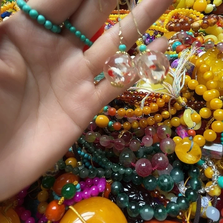 树脂制品花瓣耳线