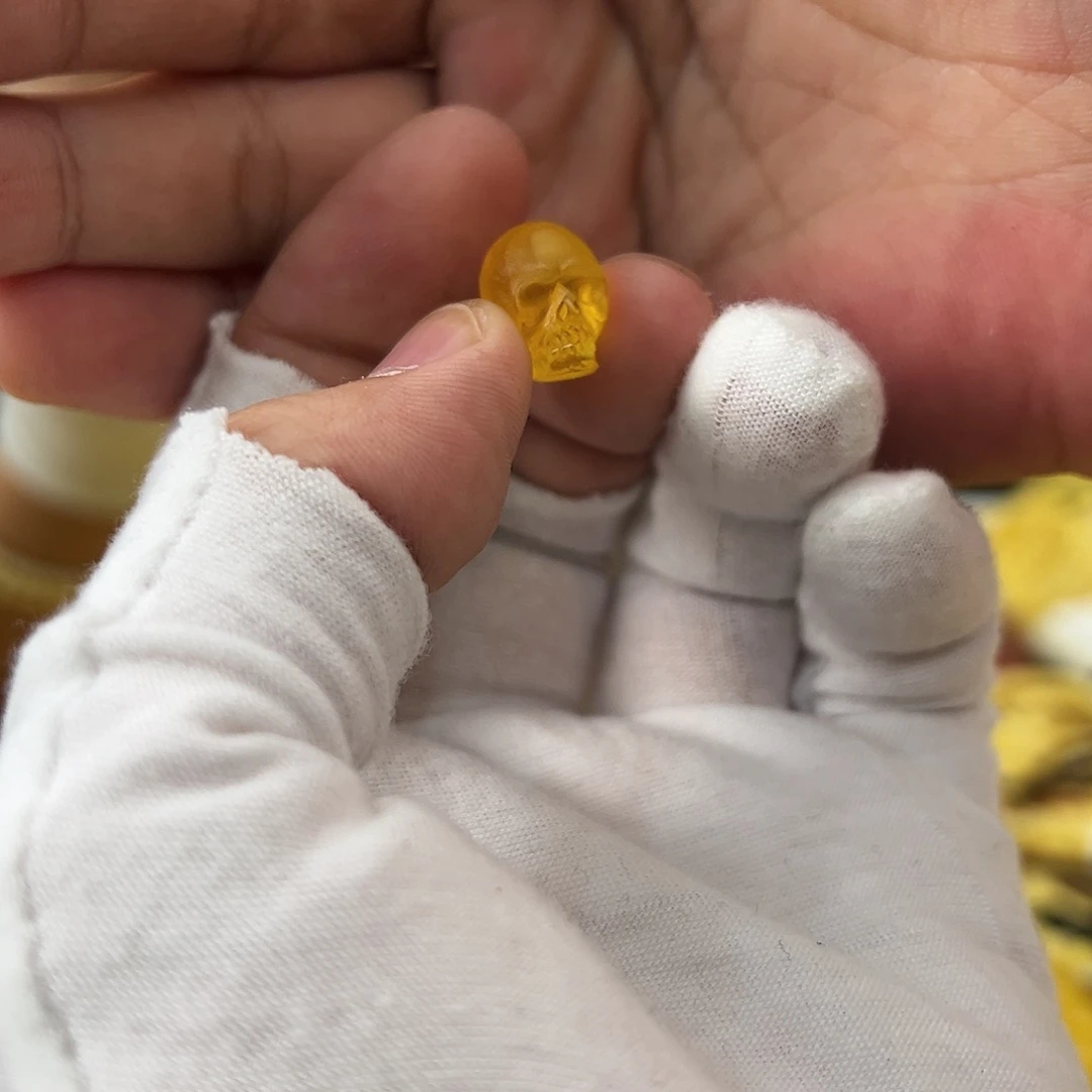 蜜蜡未镶嵌珠宝奇石