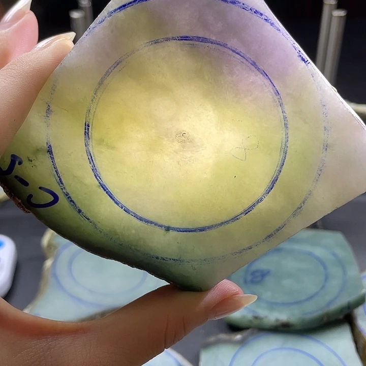 定制翡翠未镶嵌翡翠手镯