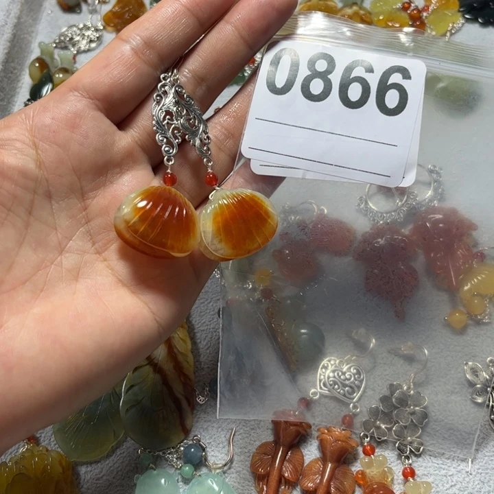 慧***蛇纹石玉合金吊坠
