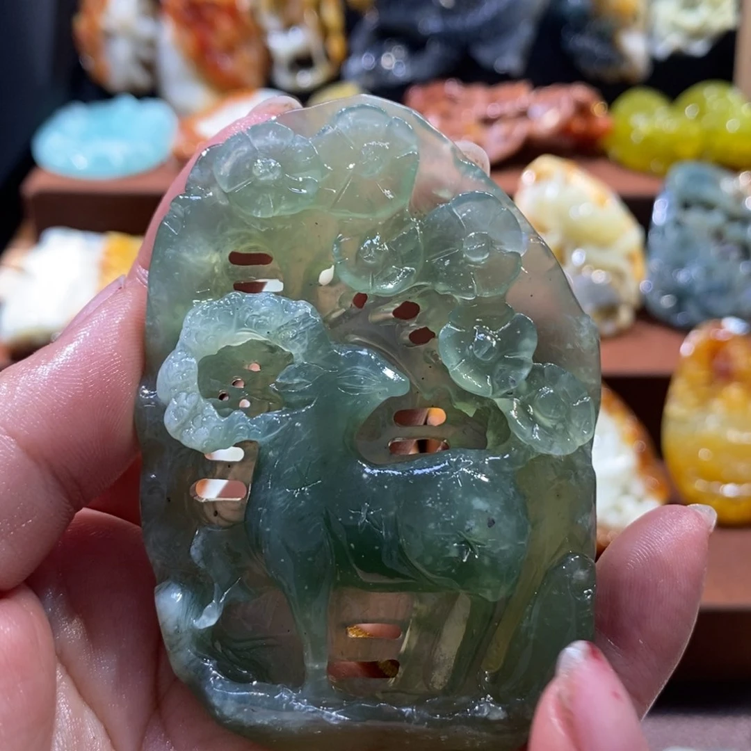 蛇纹石玉颈饰未镶嵌