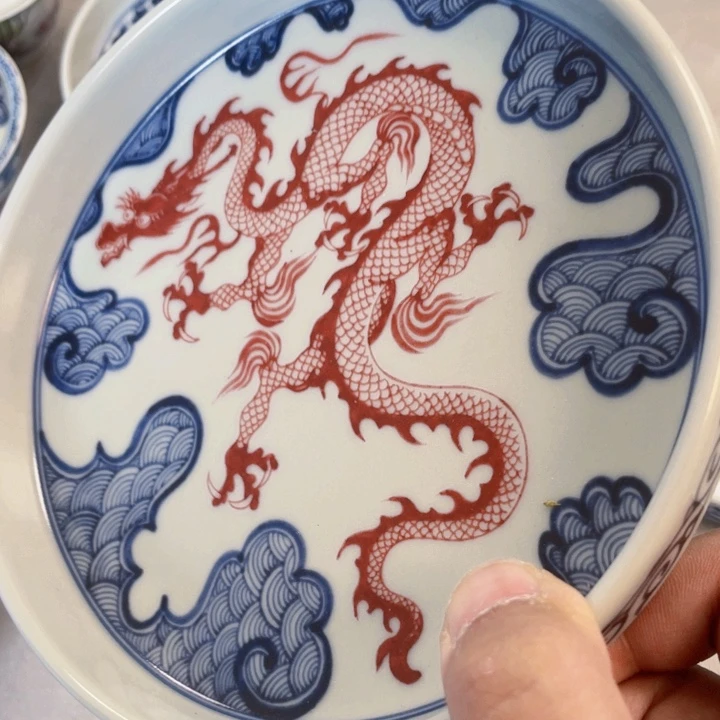 瓷片釉里红穿云龙壶承