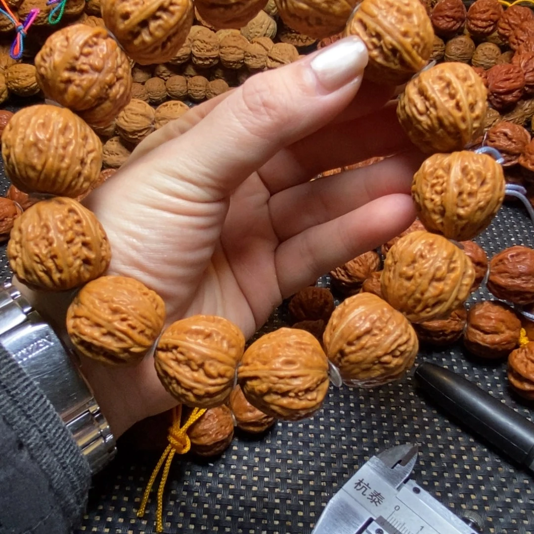 文玩核桃手串方墩