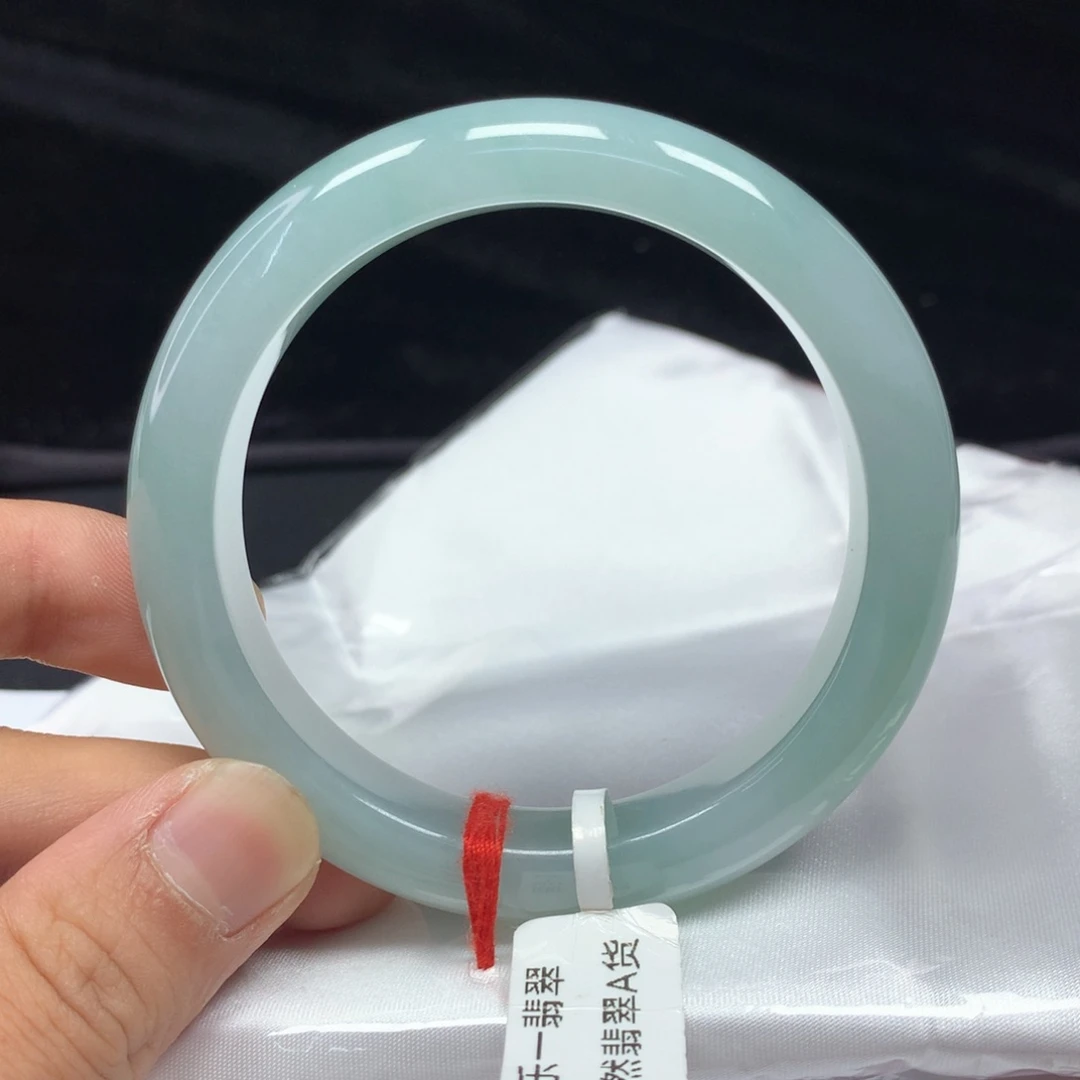 翡翠手镯（圆镯）未镶嵌57.2