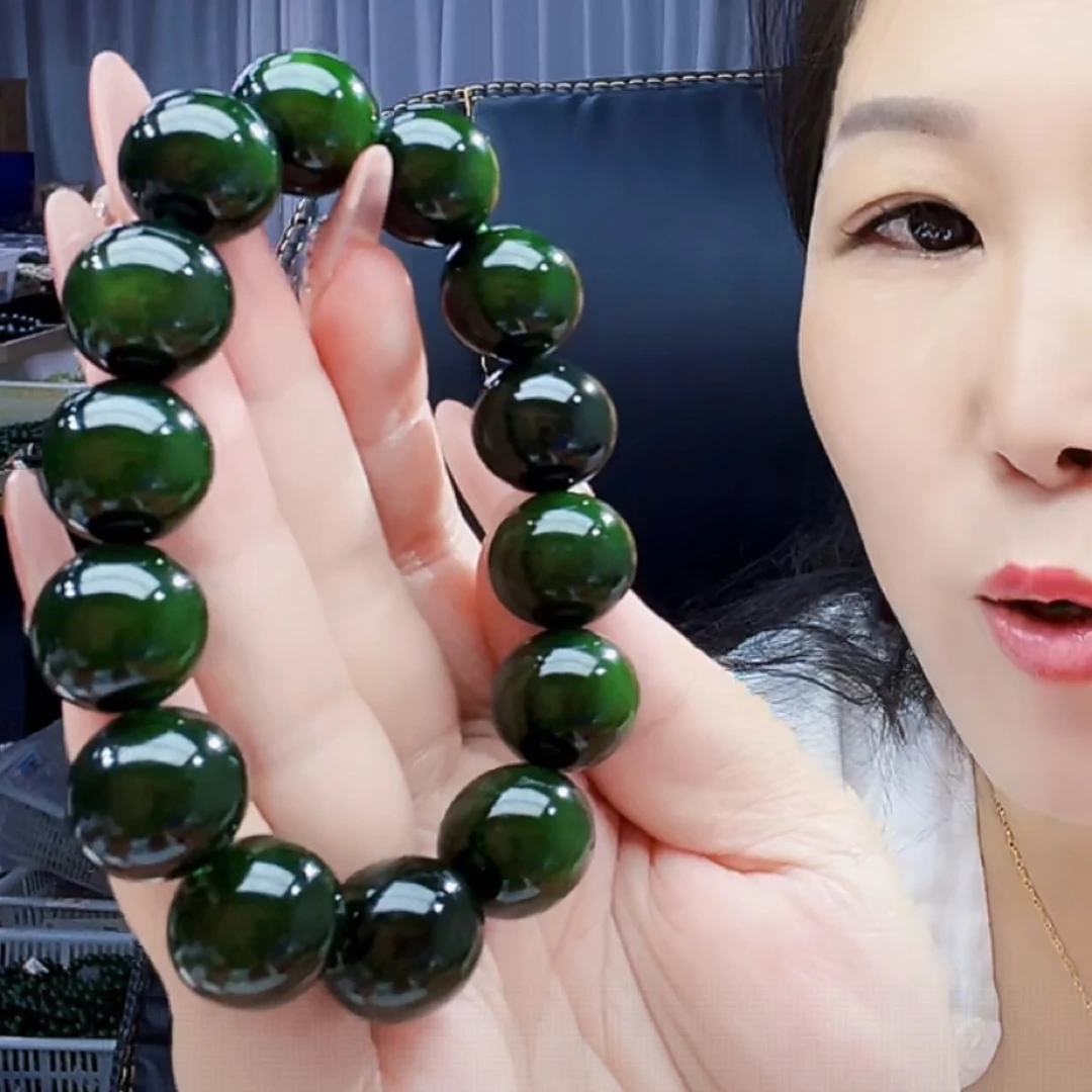 纯天然和田玉俄7碧老油绿16