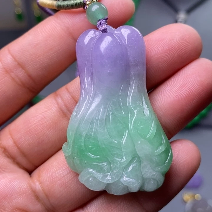 翡翠未镶嵌吊坠(赠链)