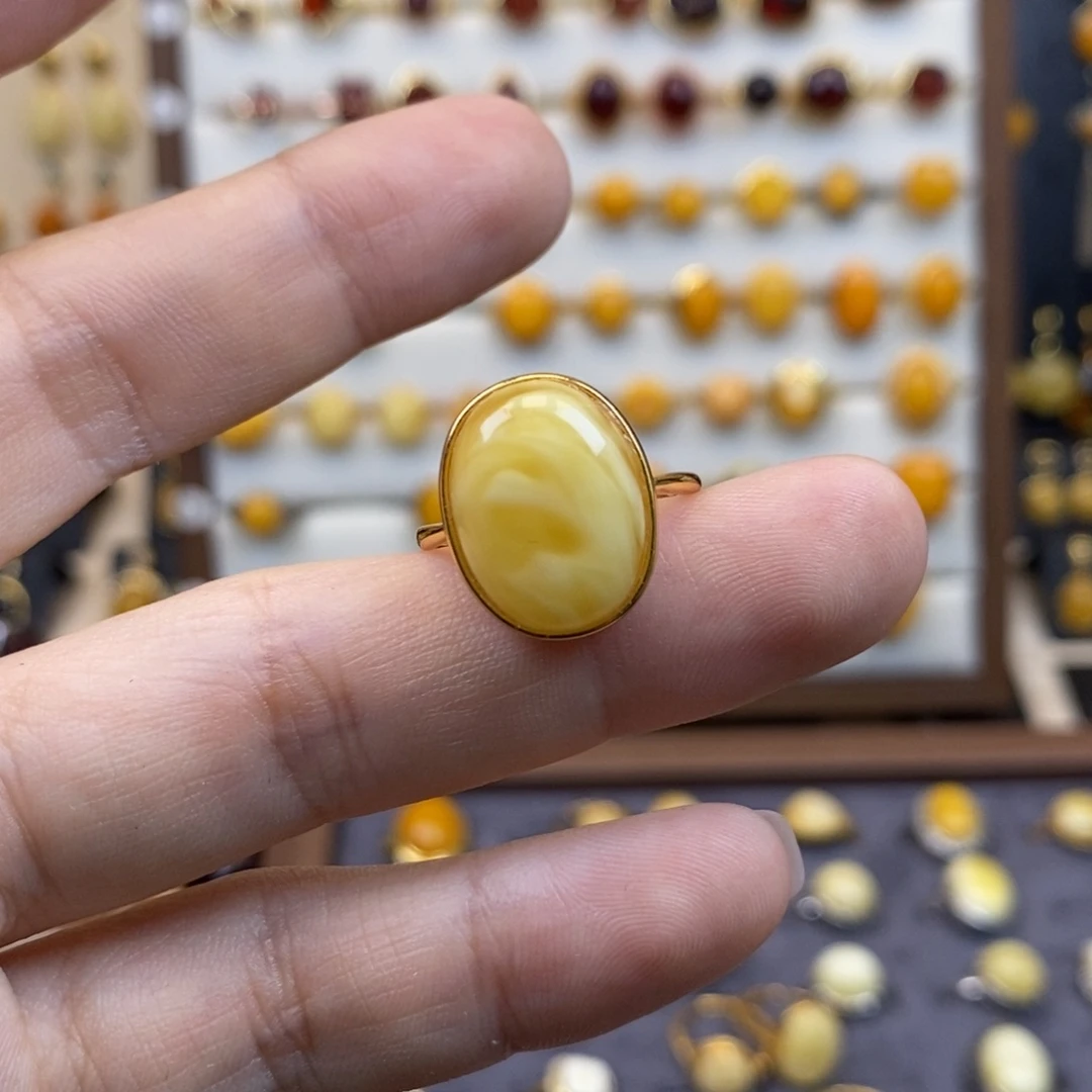 裸石琥珀未镶嵌成品